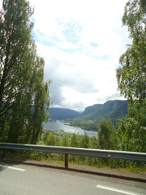 Utsikt over Jemnefjorden sørover, Øyer.