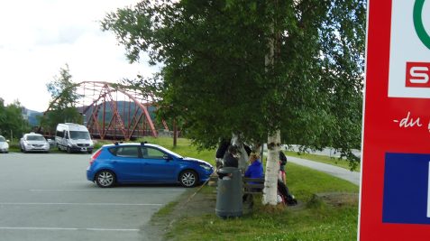 Pause utenfor SPAR i Meldal.